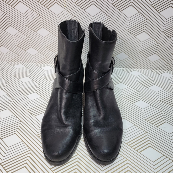 Stuart Weitzman MANLOW Black Leather Ankle Bootie Salon Boots Women's Size 9M. - Picture 3 of 10